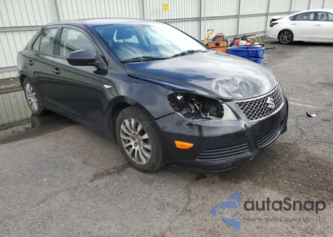 2010 Suzuki Kizashi Se z USA, uszkodzony, nr VIN JS2RF9A3XA6100078